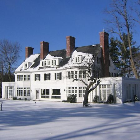 Four Chimneys Inn Bennington Bagian luar foto