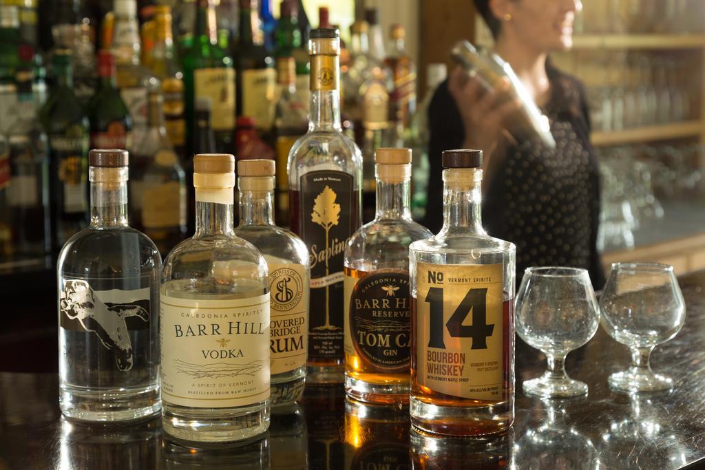 Four Chimneys Inn Bennington Bagian luar foto