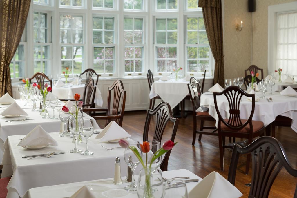 Four Chimneys Inn Bennington Bagian luar foto
