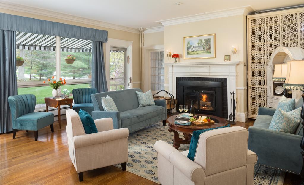 Four Chimneys Inn Bennington Bagian luar foto