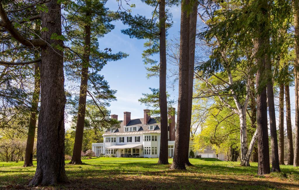 Four Chimneys Inn Bennington Bagian luar foto